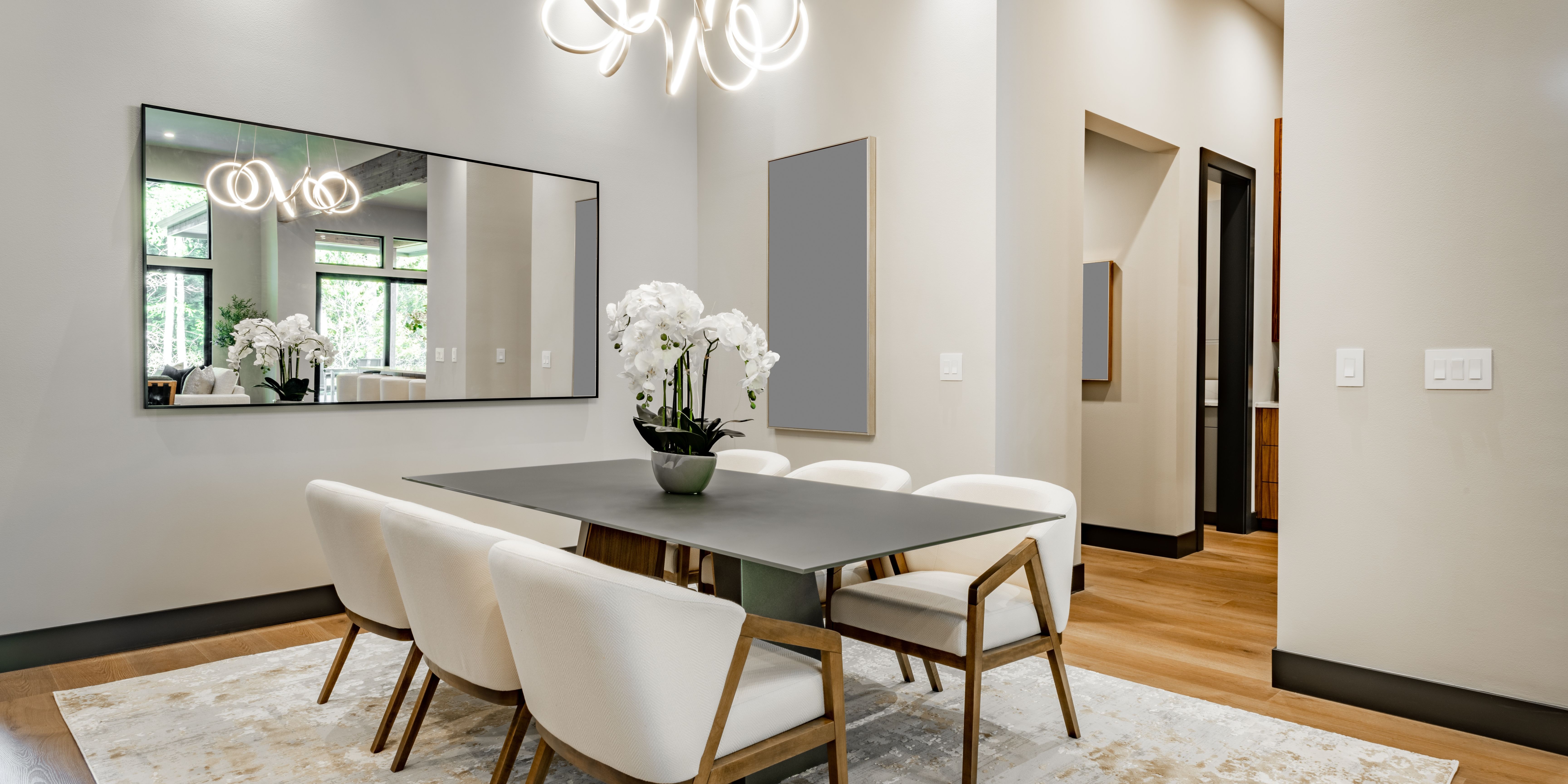 Astuces pour agrandir visuellement votre intérieur