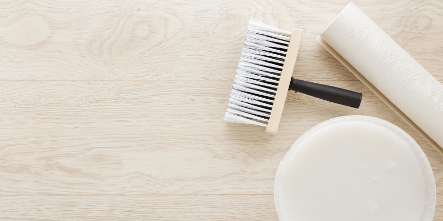 Les outils indispensables pour poser du papier peint comme un pro